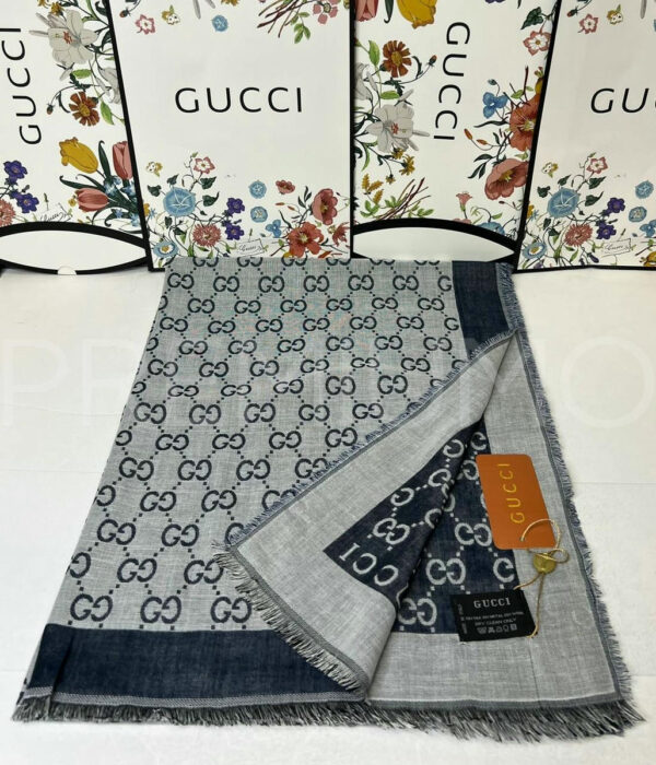 Gucci палантин PR368579 4