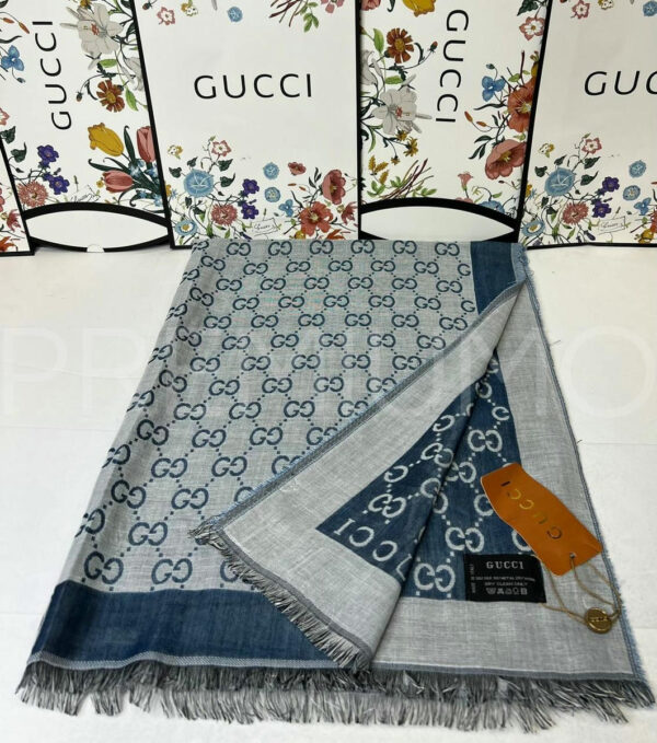 Gucci палантин PR868338 3