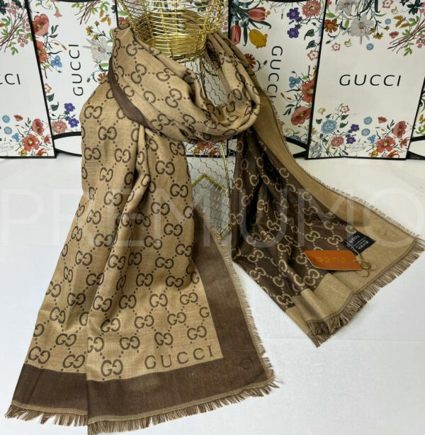 Gucci палантин PR784388 2