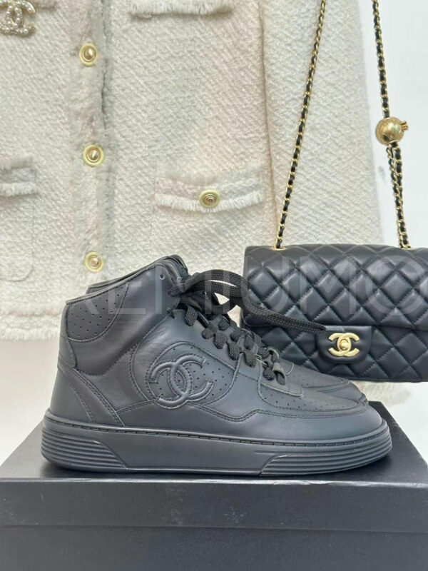 Chanel кроссовки PR233279 18