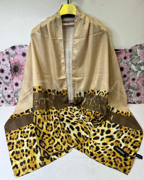 Yves Saint Laurent палантин PR539449 2