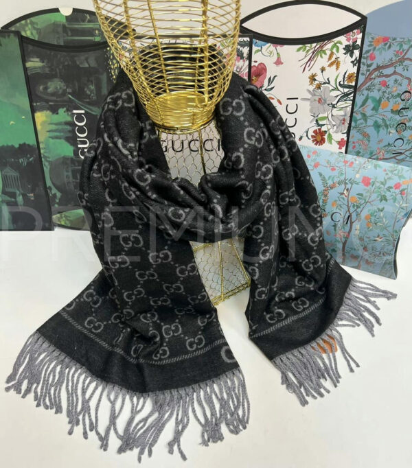 Gucci палантин PR734052 2
