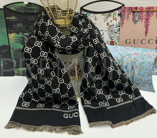 Gucci палантин PR748745 2