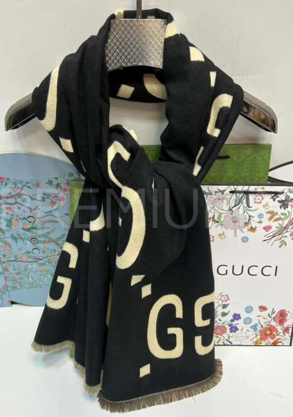 Chanel палантин PR834306 3