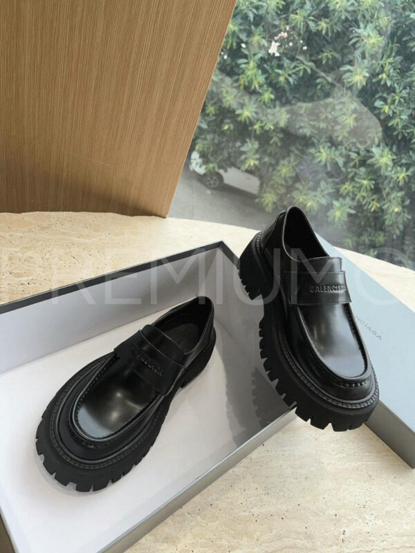 Balenciaga лоферы PR284612 4