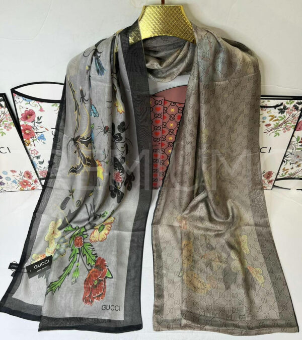 Gucci палантин PR144361