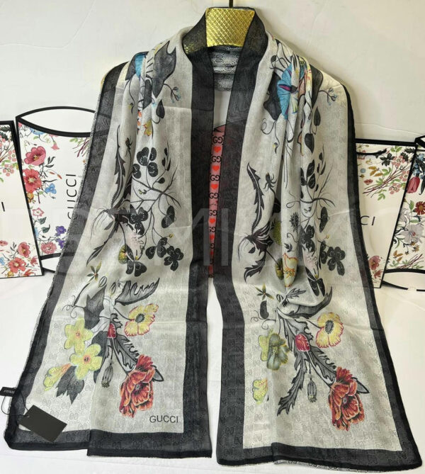 Gucci палантин PR392998
