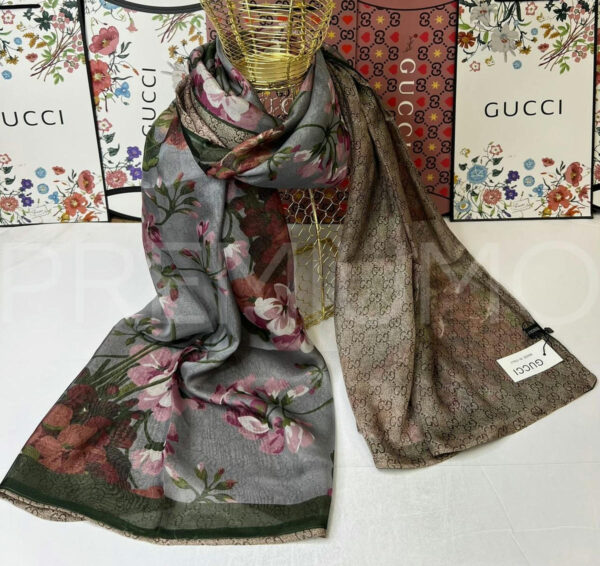 Gucci палантин PR473873 2