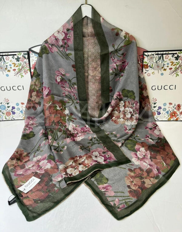 Gucci палантин PR473873