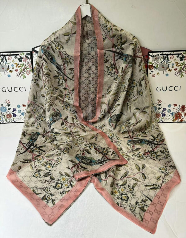 Gucci палантин PR785520