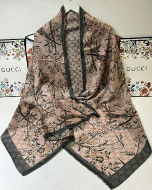 Gucci палантин PR136921
