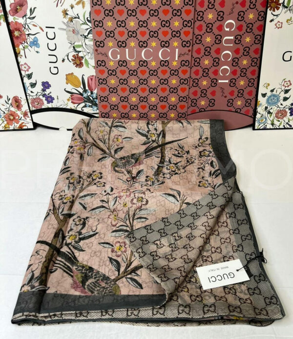Gucci палантин PR136921 4