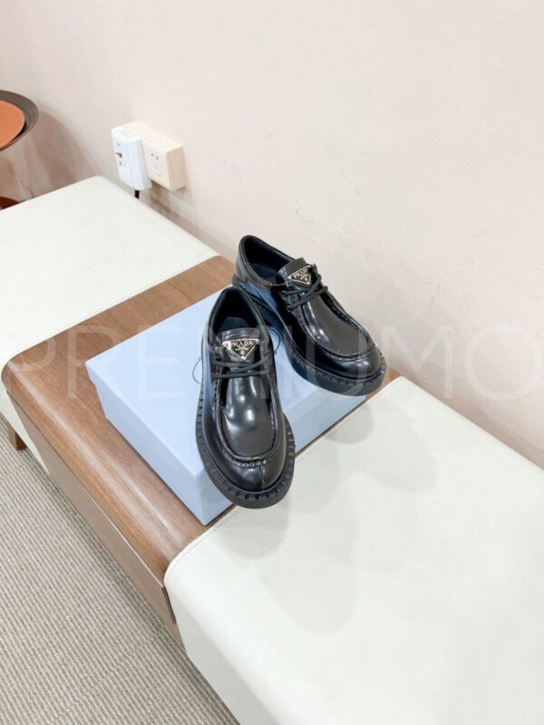 Prada лоферы PR523892 23