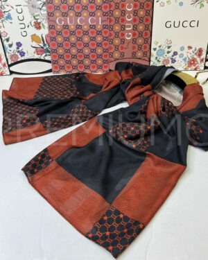 Gucci палантин PR425363