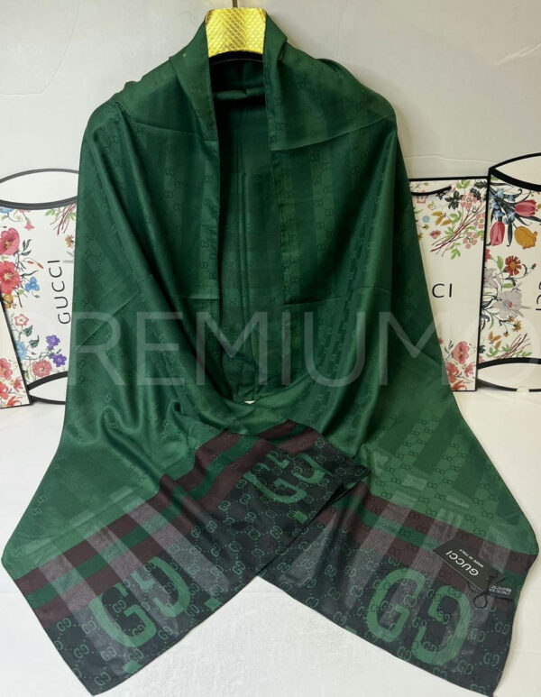 Gucci палантин PR568735 2