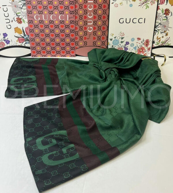 Gucci палантин PR568735