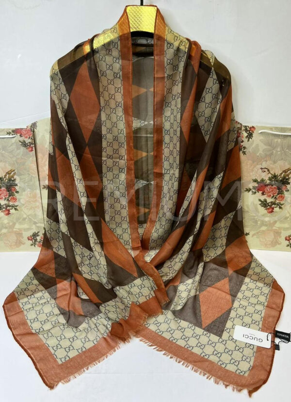 Gucci палантин PR347386 2