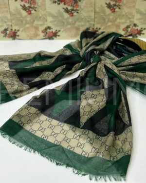 Gucci палантин PR499560