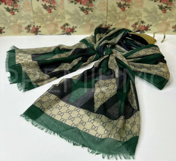 Gucci палантин PR499560