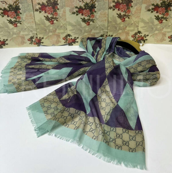 Gucci палантин PR107473