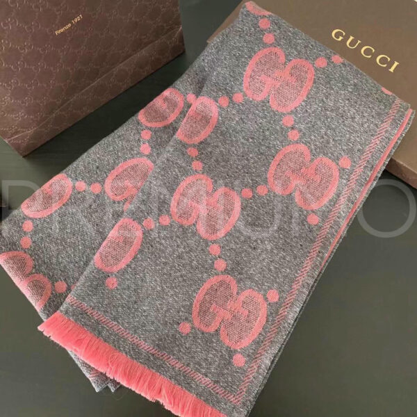 Gucci шарф PR549924 4