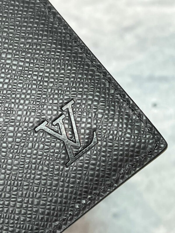 Louis Vuitton обложка на паспорт PR114559 10