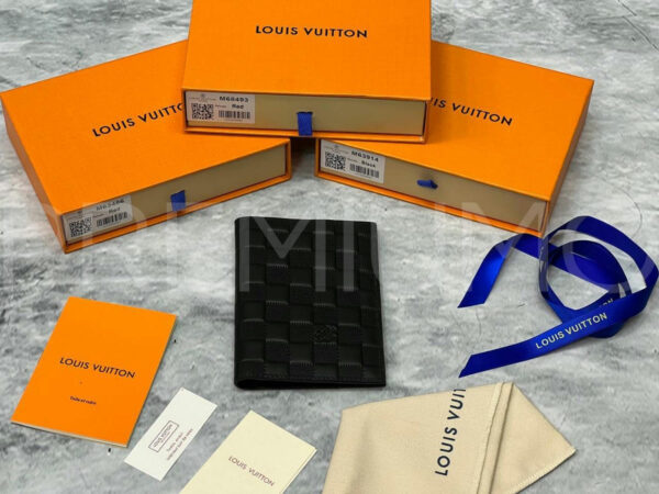 Louis Vuitton обложка на паспорт PR207123 2