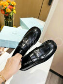 Prada лоферы PR318071 21