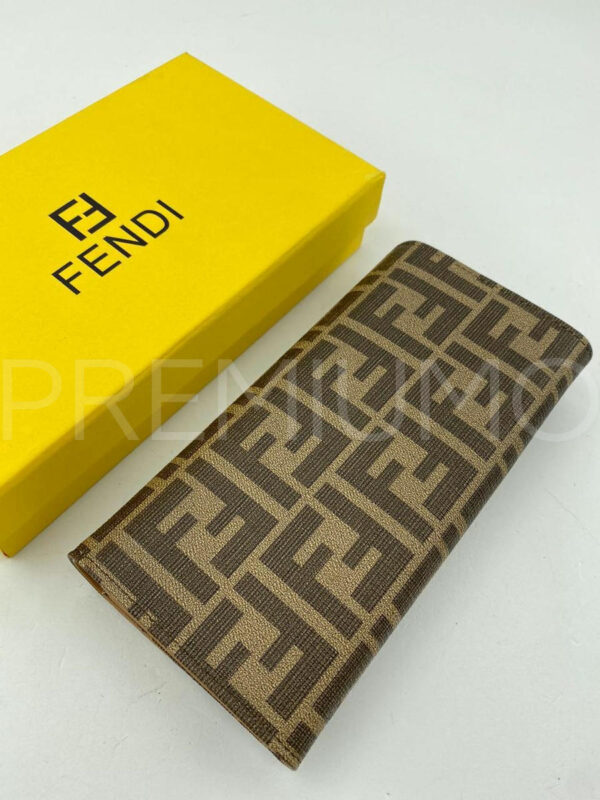 Fendi кошелек PR889442 3