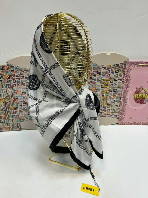 Fendi платок PR569858 2