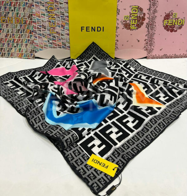 Fendi платок PR215199