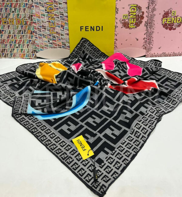 Fendi платок PR339784