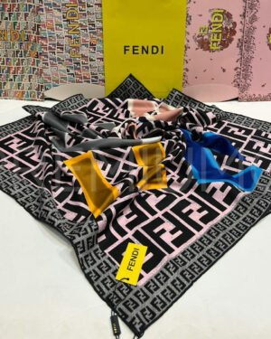 Fendi платок PR471506