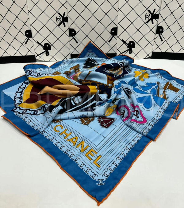 Chanel платок PR842987