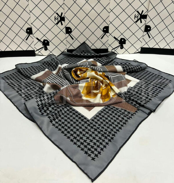Chanel платок PR492166