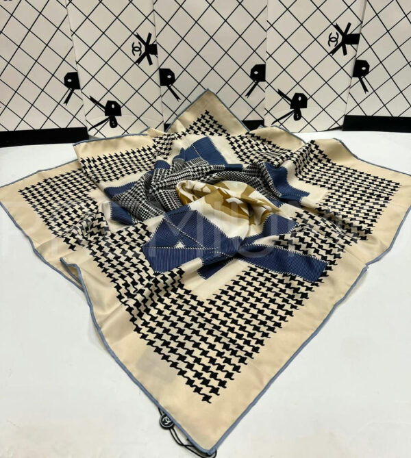 Chanel платок PR494577