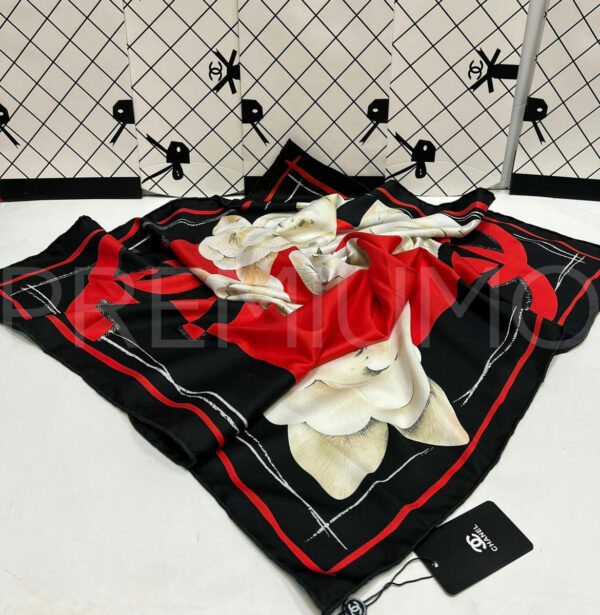 Chanel платок PR444224
