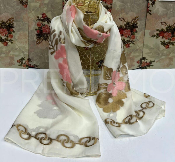 Gucci палантин PR908942 5