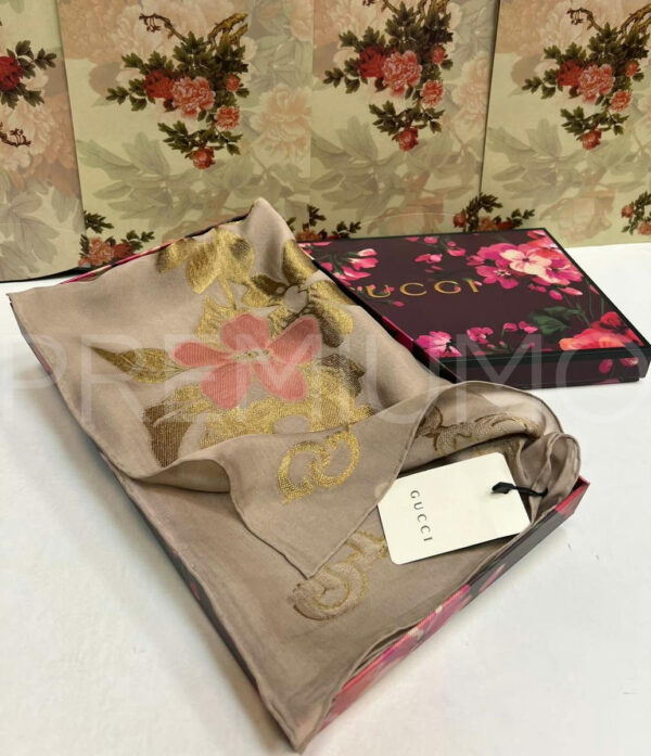 Gucci палантин PR223003
