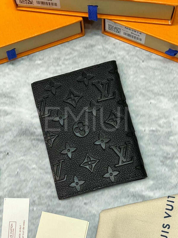 Louis Vuitton обложка на паспорт PR347822 2