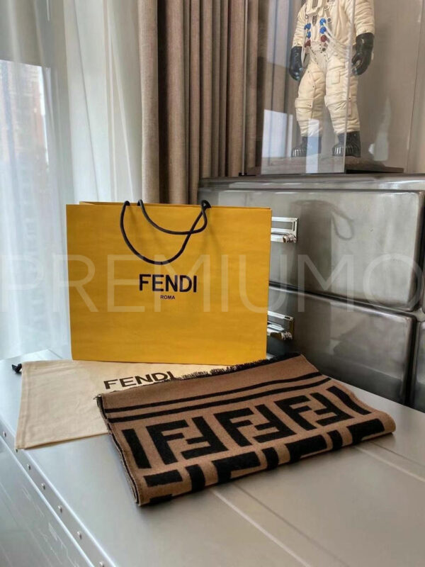 Fendi шарф PR289961 3
