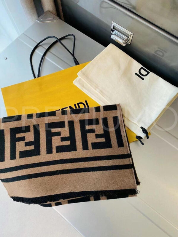 Fendi шарф PR289961 4