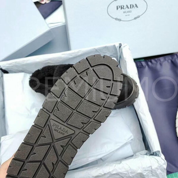 Prada лоферы PR309978 17