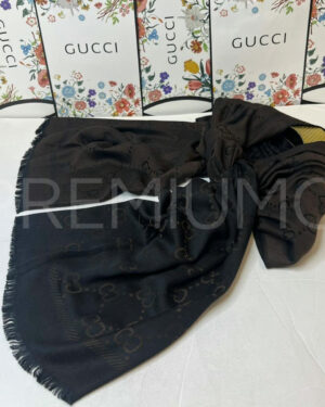Gucci палантин PR385099