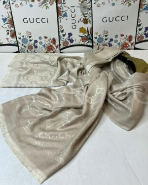 Gucci палантин PR504645