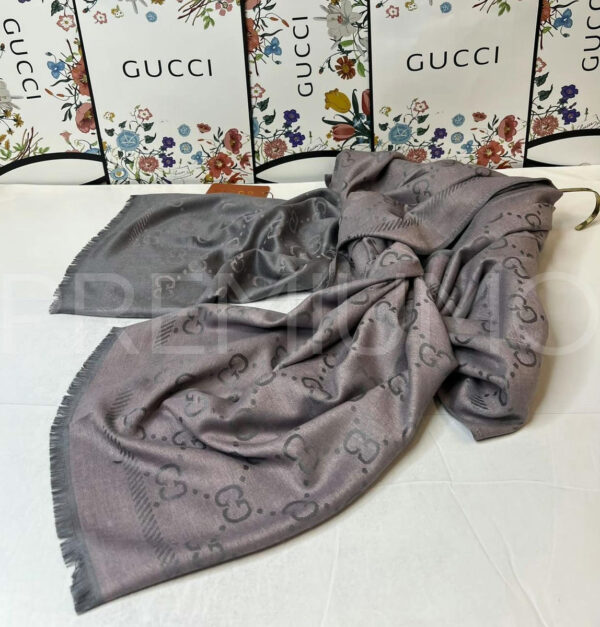 Gucci палантин PR100106