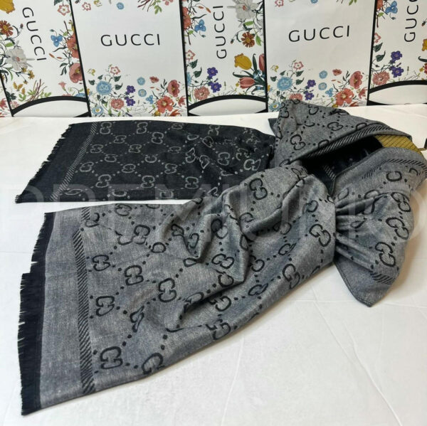 Gucci палантин PR928871
