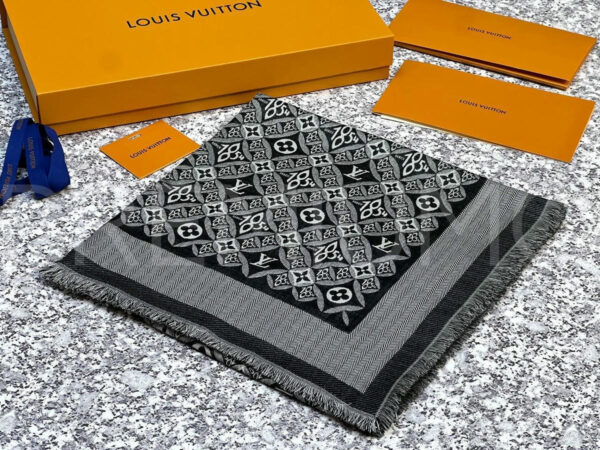 Louis Vuitton палантин PR456358