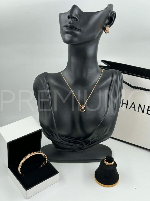 Chanel кулон PR105075