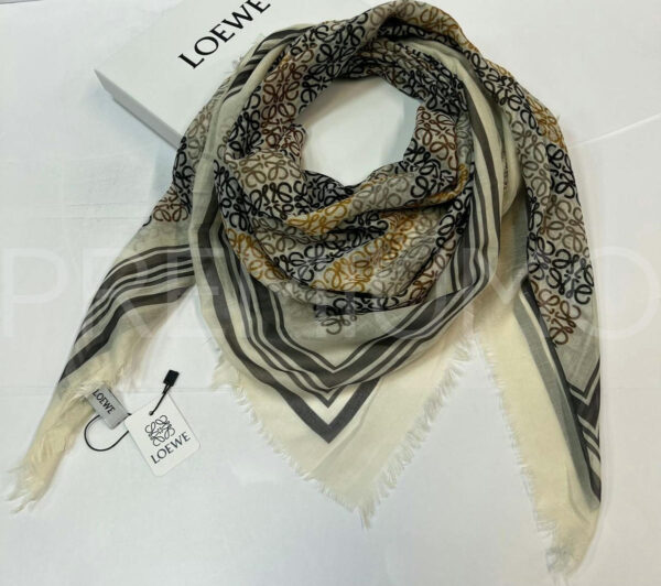 Loewe платок PR318107